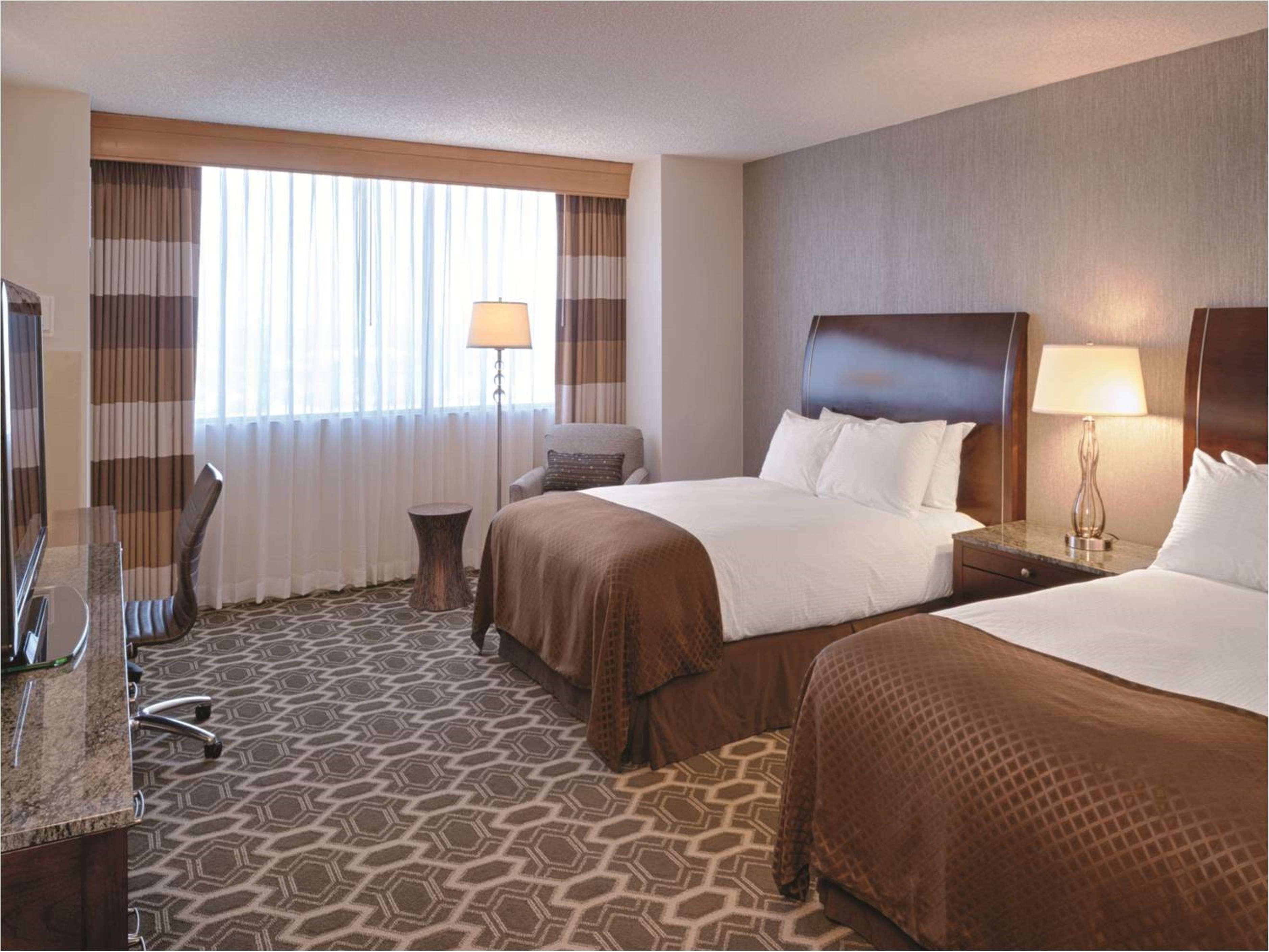 Doubletree By Hilton Tulsa Downtown Hotel Exterior photo